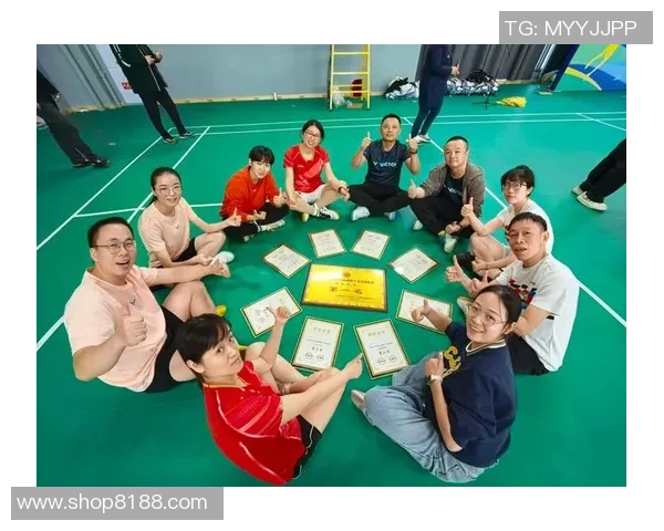 成都羽毛球队在比赛中展现实力经验排名创新高引发广泛关注与热议